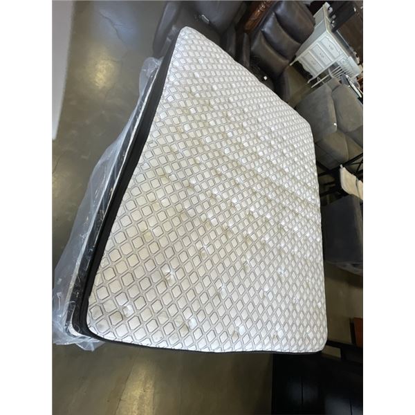 QUEENSIZE SEALY POSTUREPEDIC EURO TOP MATTRESS