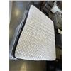 Image 1 : QUEENSIZE SEALY POSTUREPEDIC EURO TOP MATTRESS