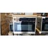 Image 1 : NEW OPEN BOX KUPPERSBUSCH WALL OVEN WITH HANDLE. MODEL EMWK1050