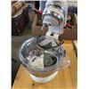 Image 4 : KITCHENAID ARTISAN 5QT STAND MIXER - TESTED WORKING, RETAIL $499