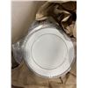 Image 3 : ASSORTED ROYAL DOULTON PLATINUM DINNNER SERVICE PLATES