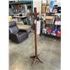 Image 1 : VINTAGE WOOD COAT TREE