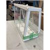 Image 3 : WHITE AND GLASS TABLE TOP GREENHOUSE