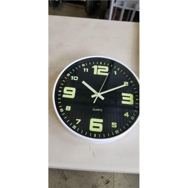4 NEW 12 INCH WALL CLOCK