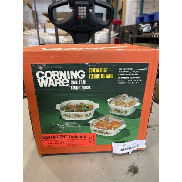 VINTAGE SET OF CORNING WARE BAKEWARE