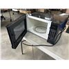 Image 2 : DANBY BLACK MICROWAVE - WORKING