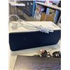 Image 5 : VINTAGE APPLE IPOD DOCK, KARAOKE PLAYER AND MIMO VUE HD PLAYER