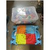 Image 1 : BIN OF KIDS MEGA BLOCKS INCLUDING PLAY TABLE