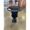 Image 1 : CAST PLANTER POT