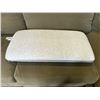 Image 4 : 3 CASPER MEMORY FOAM PILLOWS, 2 KINGSIZE AND ONE STANDARD