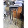 Image 1 : METAL TALL PLANTSTAND