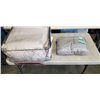 Image 1 : QUEEN SIZE QUEEN QUILT + CASES AND KING GREY DUVET COVER + 2 PILLOW CASES