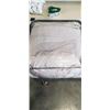 Image 3 : QUEEN SIZE QUEEN QUILT + CASES AND KING GREY DUVET COVER + 2 PILLOW CASES