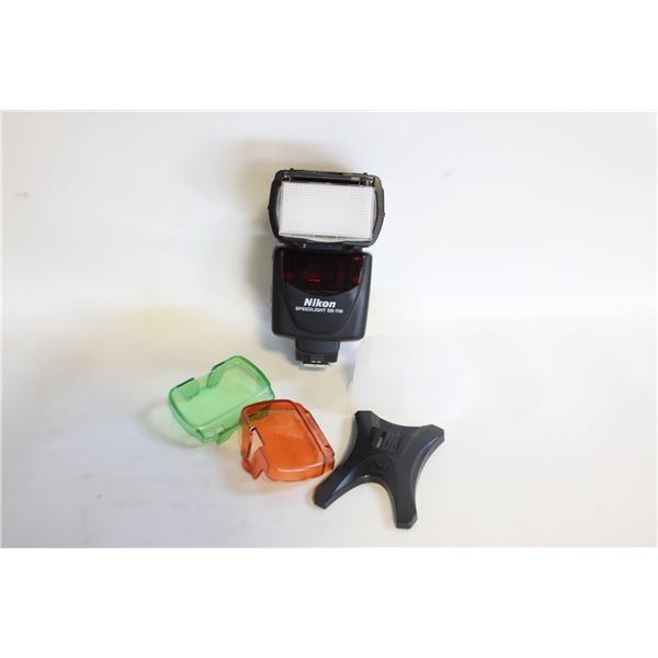 NIKON SPEEDLIGHT FLASH SB-700