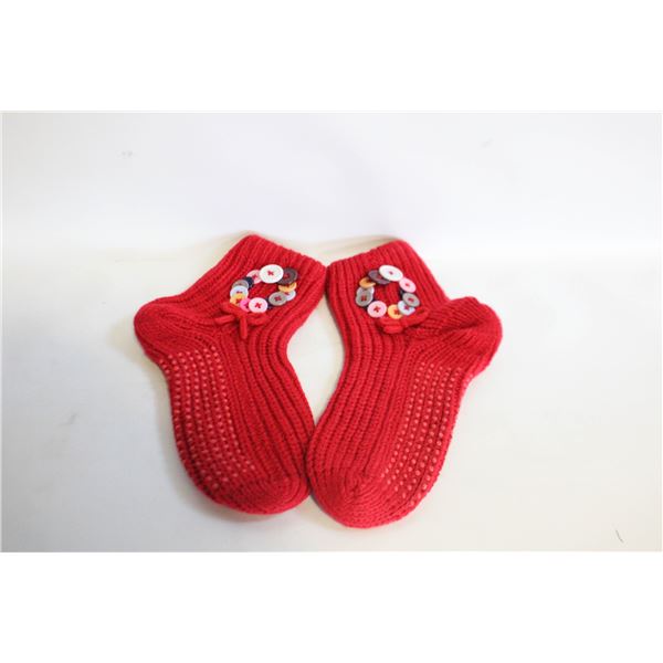 KNIT "NO SLIP" SOCKS W/ BUTTON DECORATIONS- NEW