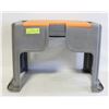 Image 1 : GARDEN KNEELER WITH SEAT & STORAGE