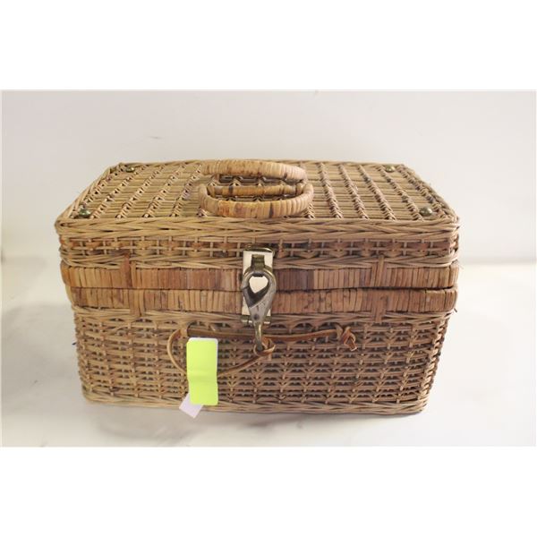 WICKER PICNIC BASKET WITH LEATHER STRAP +