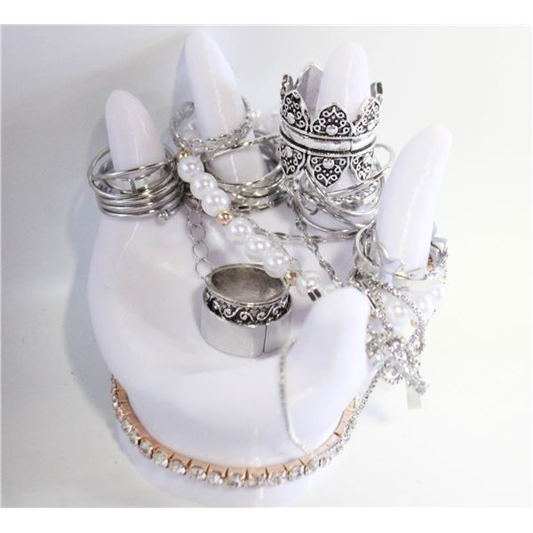 NEW IDEAL HAND-SHAPED JEWELRY DISPLAY STAND