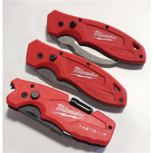 BAG WITH 3 MILWAUKEE KNIVES