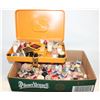 Image 1 : SINGER SEWING MACHINE ACCESSORIES AND