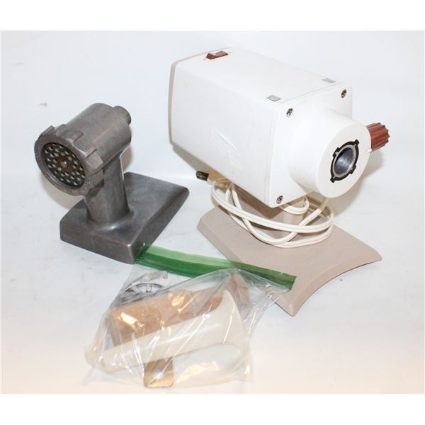OSTER ELECTRIC MEAT GRINDER - WORKING