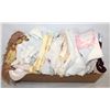 Image 1 : OVER 40 PCS VINTAGE TABLE CLOTHS /NAPKINS+MORE