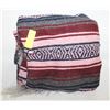 Image 1 : VINTAGE NAVAJO WEAVED BLANKET FULL SIZE