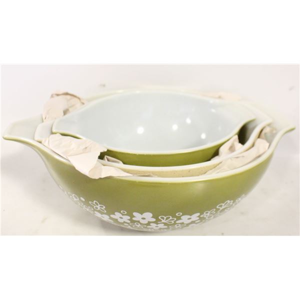 3 PYREX NESTING MIXING BOWLS