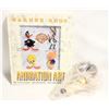Image 1 : LOONIE TUNES ANIMATION BOOK + MUG