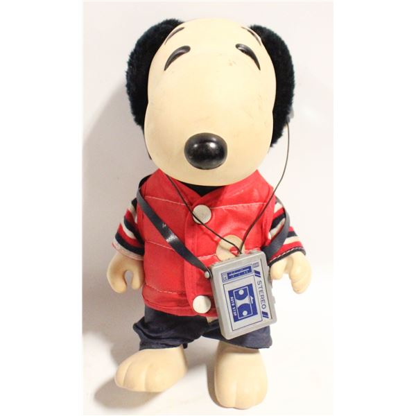 VINTAGE SNOOPY FIGURE