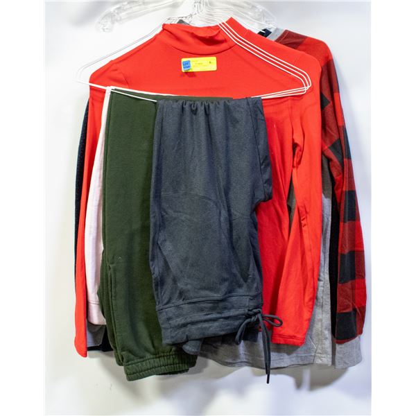 SMALL WOMENS CLOTHING ASSORTED