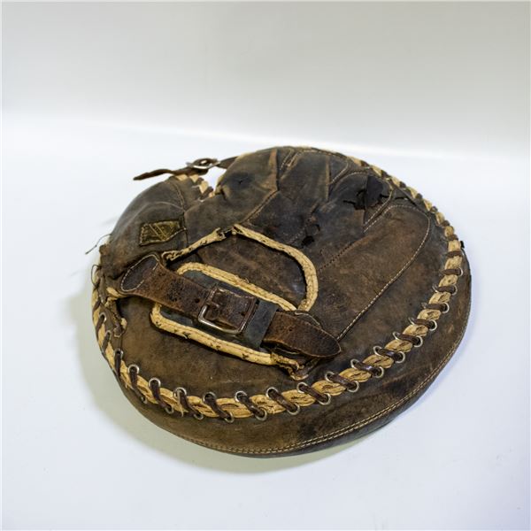 EARLY 1900'S CATCHERS MIT WELLINGER & DUNN