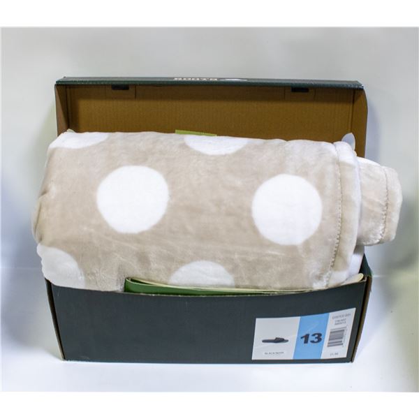 NEW KATE SPADE PLUSH THROW BLANKET BEIGE & WHITE
