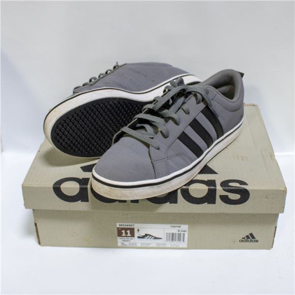 ADIDAS MENS SPORTS SHOE BLACK & WHITE SIZE 11
