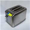 Image 1 : CUISINART TOUCH SCREEN 2-SLICE TOASTER