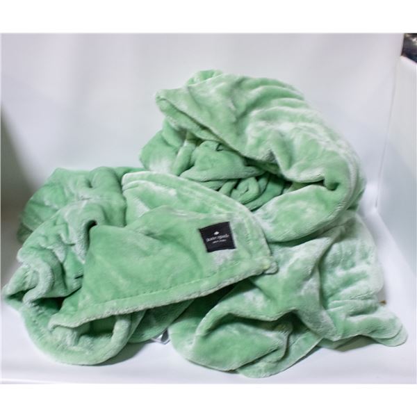 KATE SPADE PLUSH THROW BLANKET MINT GREEN