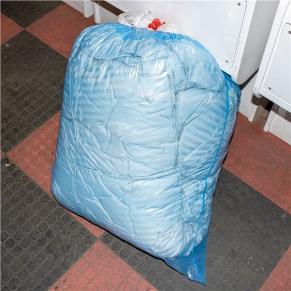 EDDIE BAUER DOWN ALTERNATIVE DUVET QUEEN SIZE