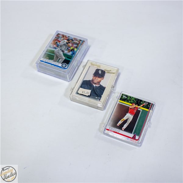 LOT OF ASSORTED BASEBALL CARDS