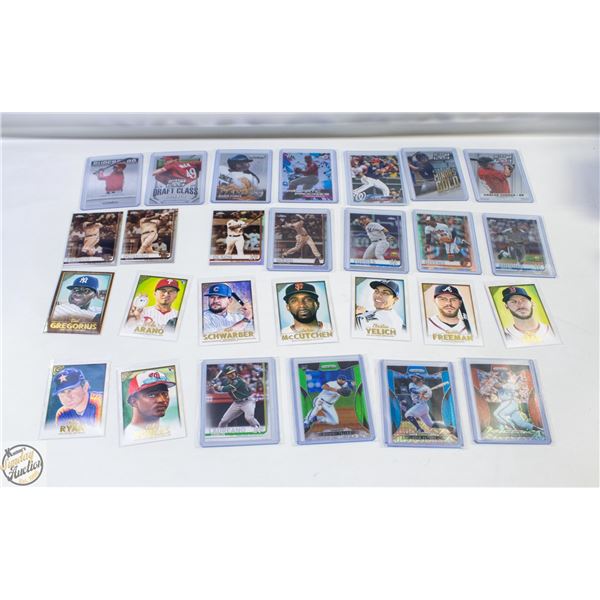 LOT OF ASSORTED BASEBALL CARDS