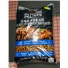 Image 1 : KIRKLAND BBQ HARDWOOD PELLETS - PREMIUM BLEND