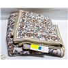 Image 1 : NEW WASH LUXE AREA RUG & RUNNER - FLORAL PATTERNS