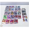 Image 1 : 29 ASSORTED FOOTBALL CARDS