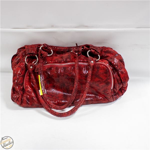 D-FUSION RED HAND BAG