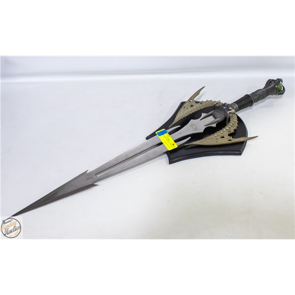 31" LONG SKULL SWORD C/W WALL MOUNT
