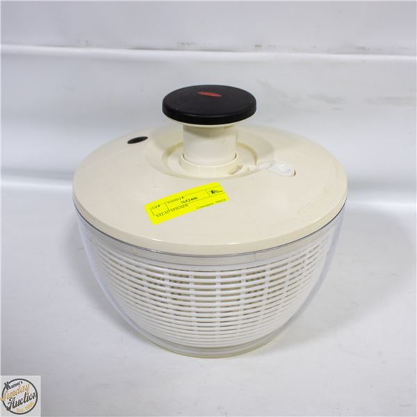 SALAD SPINNER