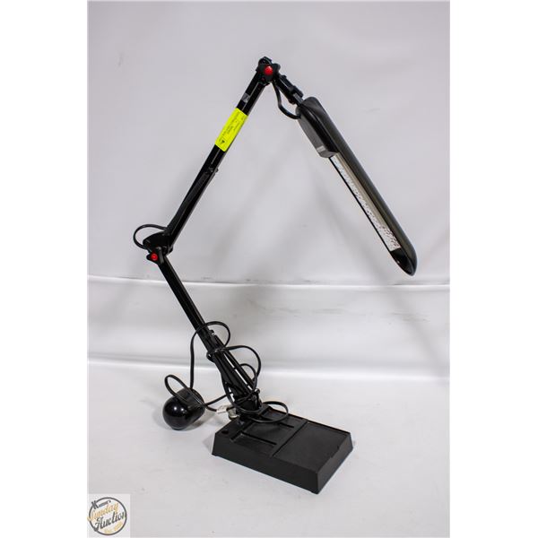 ADJUSTABLE LARGE DESK LAMP