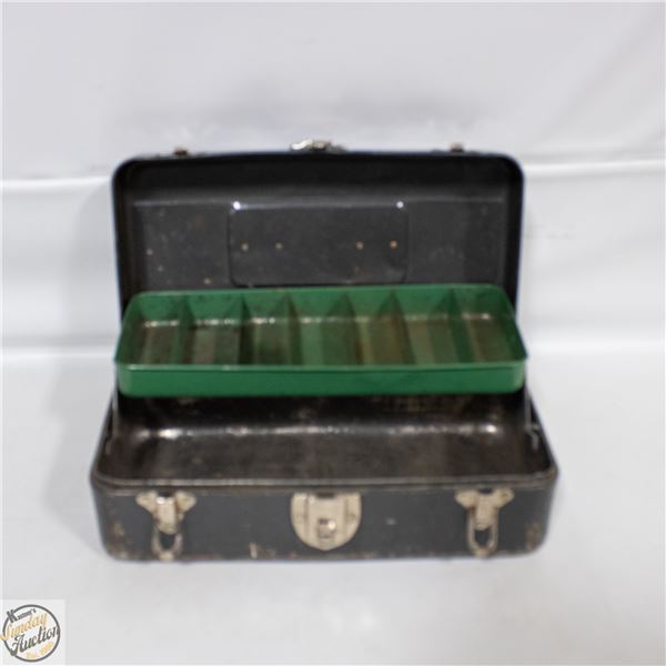 VINTAGE "LUCKY LOU LINE" FISH TACKLE BOX