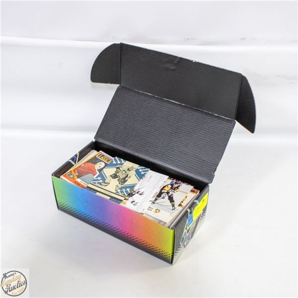BOX OF ASSORTED HOCKEY CARDS