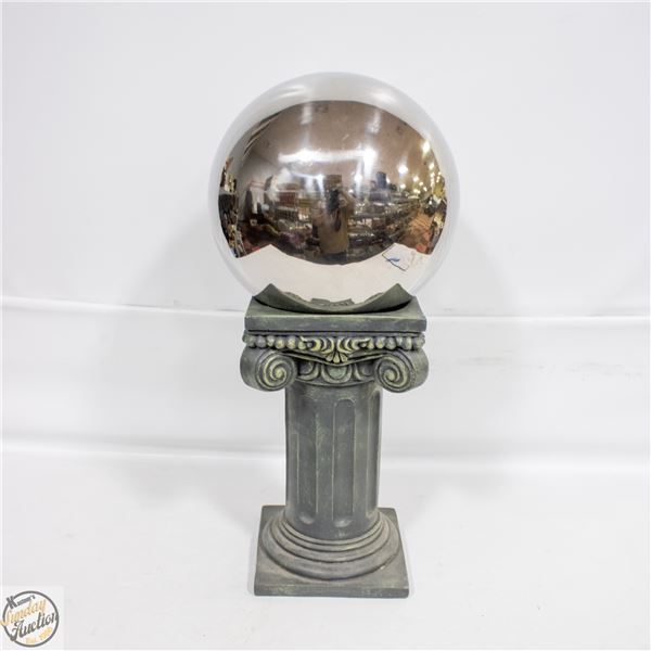 BOX W/8" DIAMETER MIRRORED GARDEN GAZING BALL-