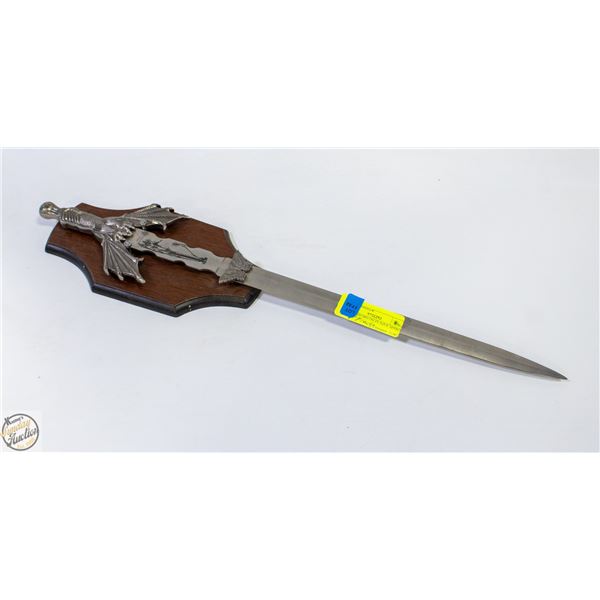 SMALL SWORD